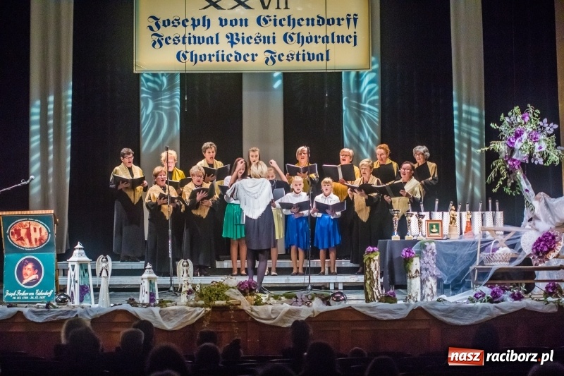 Zdjęcie w galerii na portalu naszraciborz.pl: Młodzieżowy Chór Bel Canto z Grand Prix XXVII Festiwalu Pieśni Chóralnej wiadomości z regionu