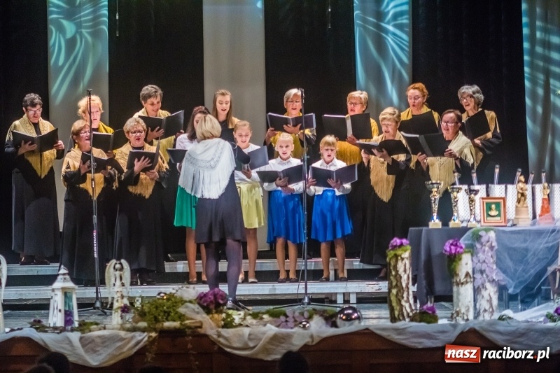 Zdjęcie w galerii na portalu naszraciborz.pl: Młodzieżowy Chór Bel Canto z Grand Prix XXVII Festiwalu Pieśni Chóralnej wiadomości z regionu