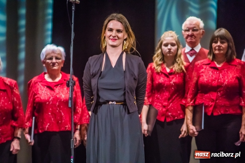 Zdjęcie w galerii na portalu naszraciborz.pl: Młodzieżowy Chór Bel Canto z Grand Prix XXVII Festiwalu Pieśni Chóralnej wiadomości z regionu
