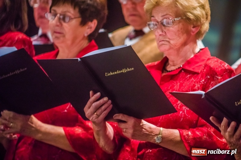 Zdjęcie w galerii na portalu naszraciborz.pl: Młodzieżowy Chór Bel Canto z Grand Prix XXVII Festiwalu Pieśni Chóralnej wiadomości z regionu