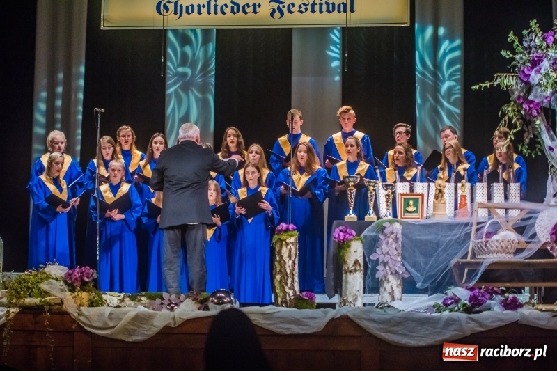 Zdjęcie w galerii na portalu naszraciborz.pl: Młodzieżowy Chór Bel Canto z Grand Prix XXVII Festiwalu Pieśni Chóralnej wiadomości z regionu