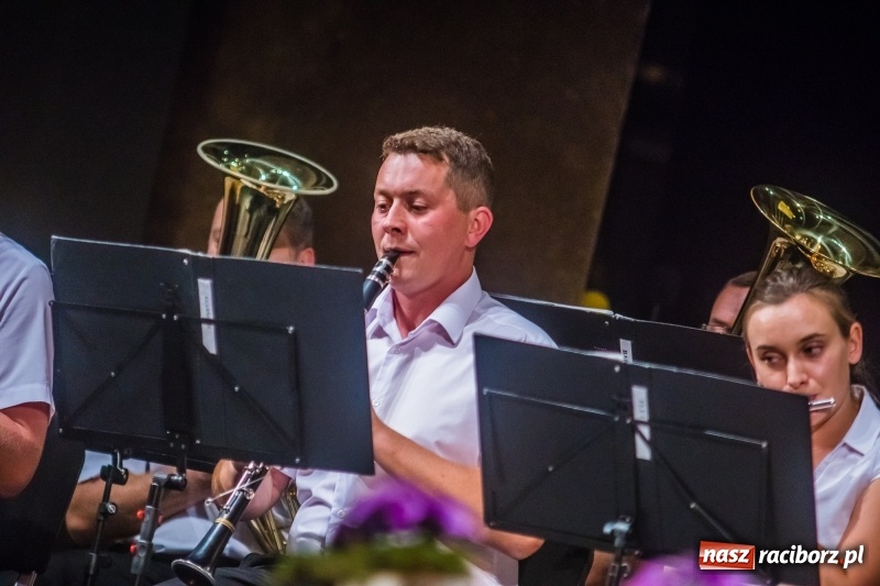 Zdjęcie w galerii na portalu naszraciborz.pl: Młodzieżowy Chór Bel Canto z Grand Prix XXVII Festiwalu Pieśni Chóralnej wiadomości z regionu