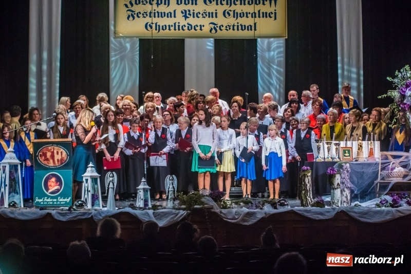 Zdjęcie w galerii na portalu naszraciborz.pl: Młodzieżowy Chór Bel Canto z Grand Prix XXVII Festiwalu Pieśni Chóralnej wiadomości z regionu