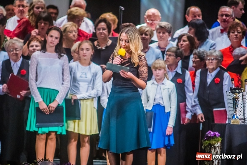Zdjęcie w galerii na portalu naszraciborz.pl: Młodzieżowy Chór Bel Canto z Grand Prix XXVII Festiwalu Pieśni Chóralnej wiadomości z regionu
