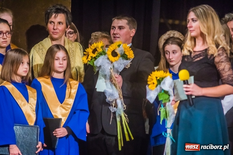 Zdjęcie w galerii na portalu naszraciborz.pl: Młodzieżowy Chór Bel Canto z Grand Prix XXVII Festiwalu Pieśni Chóralnej wiadomości z regionu