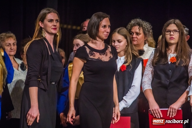Zdjęcie w galerii na portalu naszraciborz.pl: Młodzieżowy Chór Bel Canto z Grand Prix XXVII Festiwalu Pieśni Chóralnej wiadomości z regionu