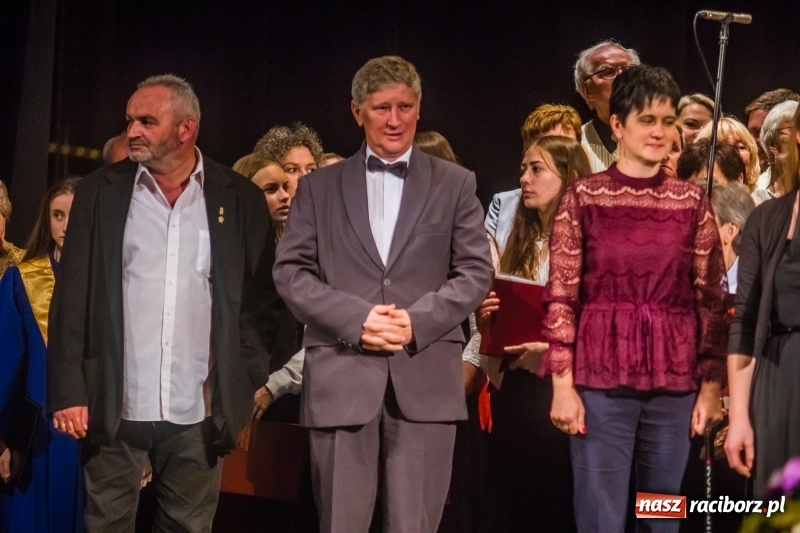Zdjęcie w galerii na portalu naszraciborz.pl: Młodzieżowy Chór Bel Canto z Grand Prix XXVII Festiwalu Pieśni Chóralnej wiadomości z regionu