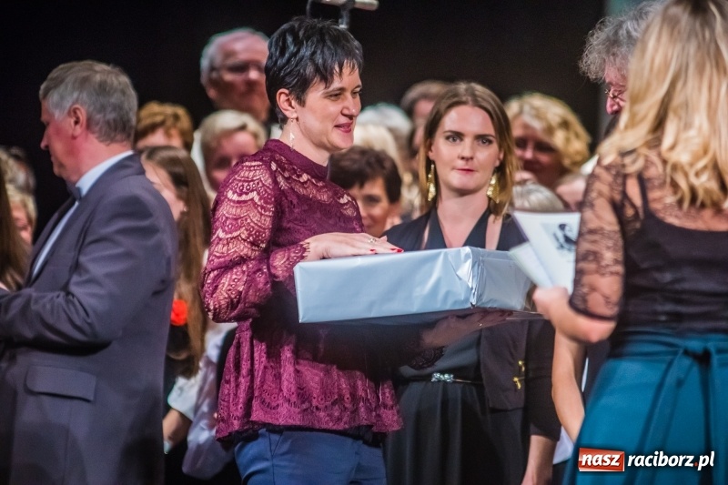 Zdjęcie w galerii na portalu naszraciborz.pl: Młodzieżowy Chór Bel Canto z Grand Prix XXVII Festiwalu Pieśni Chóralnej wiadomości z regionu