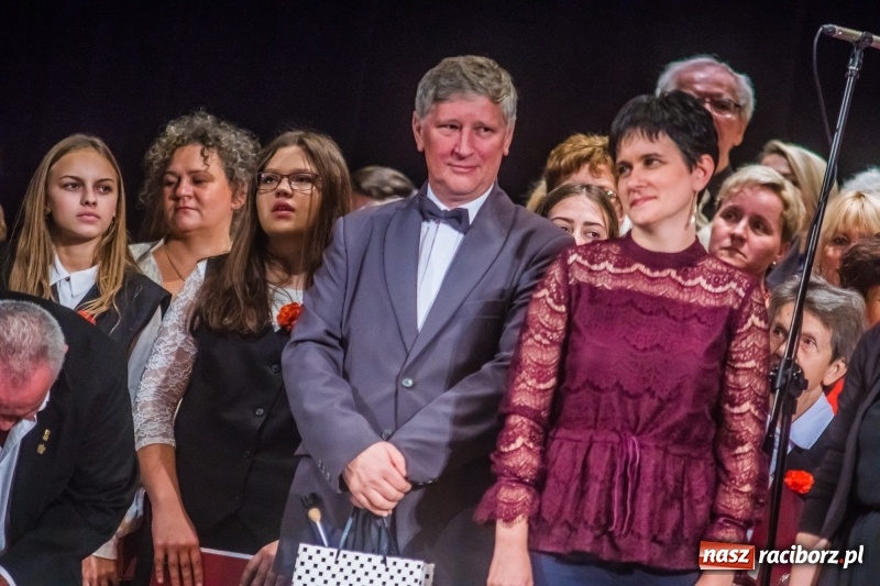 Zdjęcie w galerii na portalu naszraciborz.pl: Młodzieżowy Chór Bel Canto z Grand Prix XXVII Festiwalu Pieśni Chóralnej wiadomości z regionu