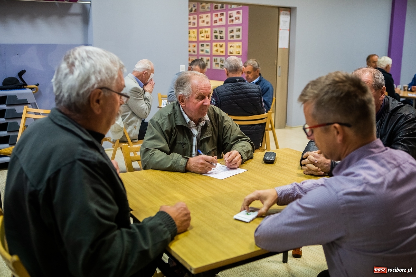 Zdjęcie w galerii na portalu naszraciborz.pl: Turniej gry w Skata w Akademii Fitness w Raciborzu wiadomości z regionu