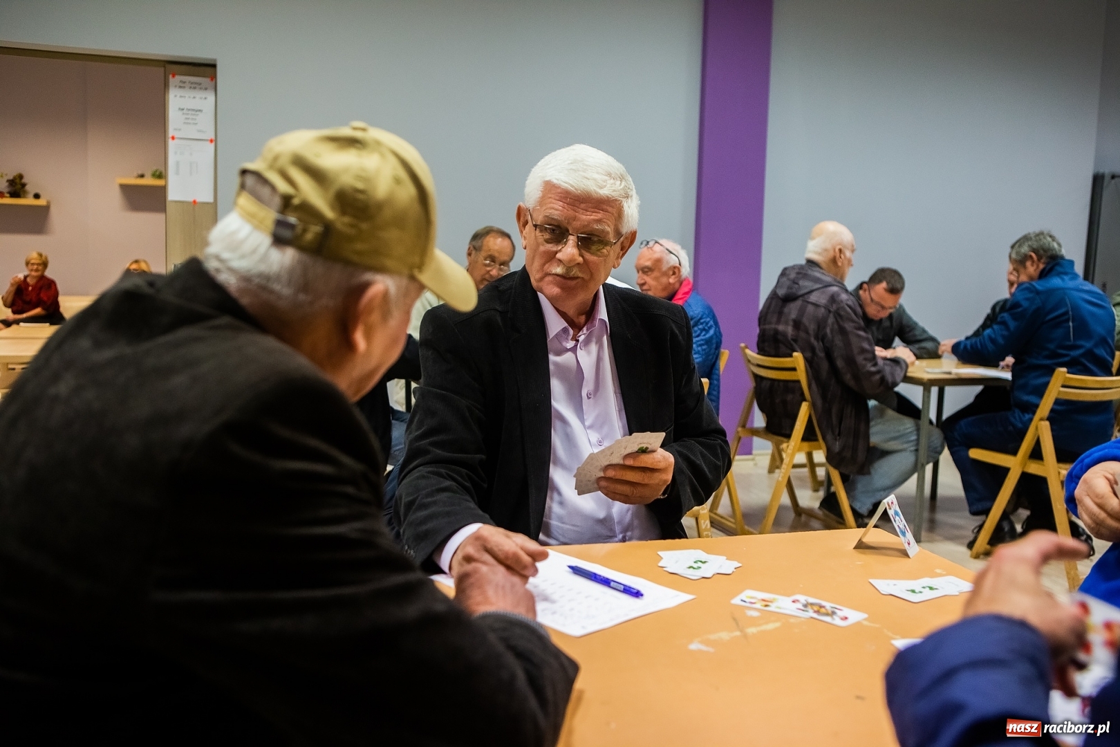 Zdjęcie w galerii na portalu naszraciborz.pl: Turniej gry w Skata w Akademii Fitness w Raciborzu wiadomości z regionu