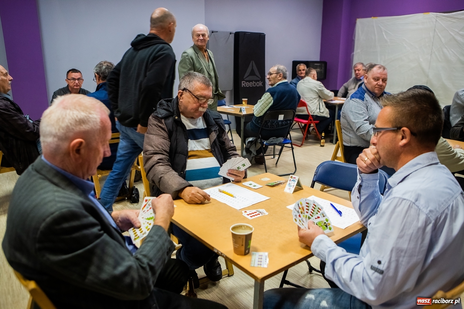 Zdjęcie w galerii na portalu naszraciborz.pl: Turniej gry w Skata w Akademii Fitness w Raciborzu wiadomości z regionu
