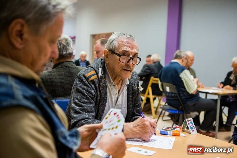 Zdjęcie w galerii na portalu naszraciborz.pl: Turniej gry w Skata w Akademii Fitness w Raciborzu wiadomości z regionu