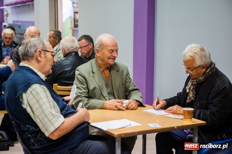 Zdjęcie w galerii na portalu naszraciborz.pl: Turniej gry w Skata w Akademii Fitness w Raciborzu wiadomości z regionu