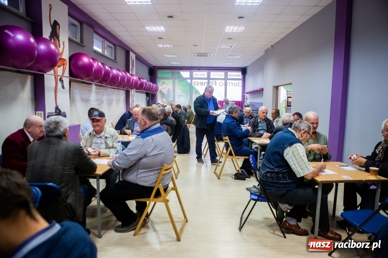 Zdjęcie w galerii na portalu naszraciborz.pl: Turniej gry w Skata w Akademii Fitness w Raciborzu wiadomości z regionu