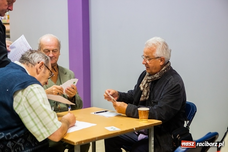 Zdjęcie w galerii na portalu naszraciborz.pl: Turniej gry w Skata w Akademii Fitness w Raciborzu wiadomości z regionu