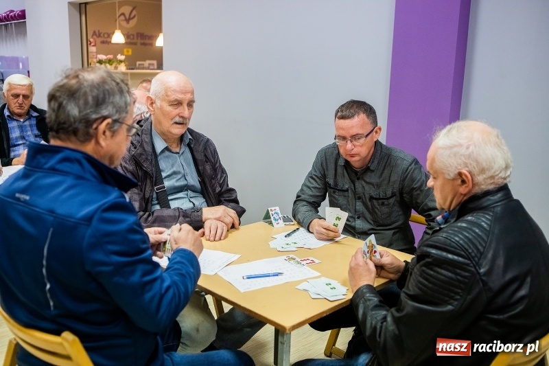 Zdjęcie w galerii na portalu naszraciborz.pl: Turniej gry w Skata w Akademii Fitness w Raciborzu wiadomości z regionu