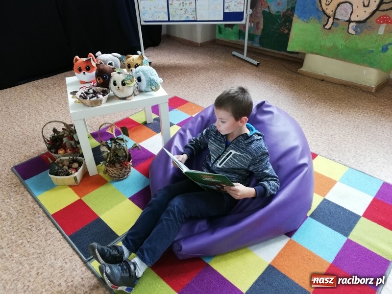 Zdjęcie w galerii na portalu naszraciborz.pl: Ogólnopolski Dzień Głośnego Czytania w SP 4  wiadomości z regionu