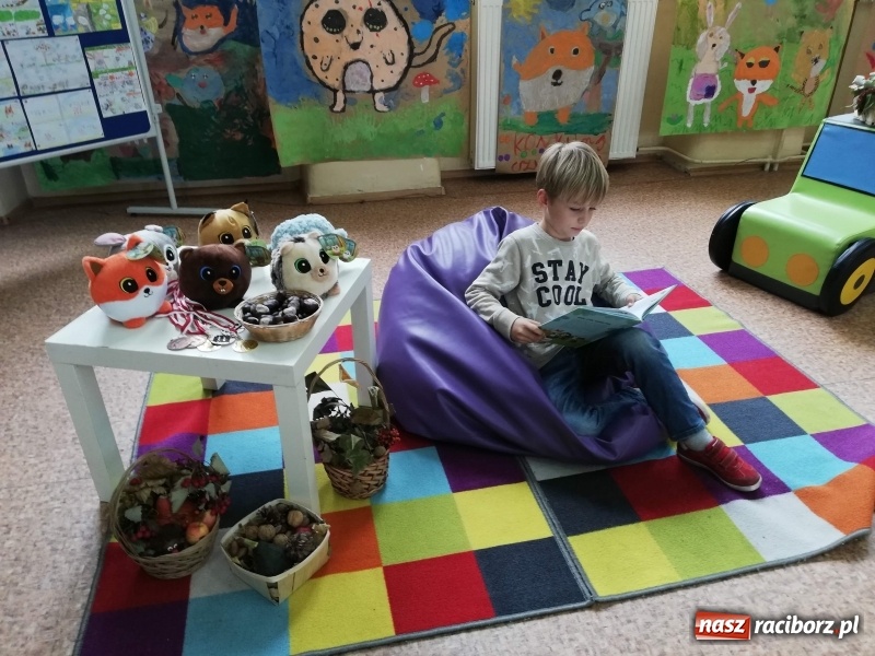 Zdjęcie w galerii na portalu naszraciborz.pl: Ogólnopolski Dzień Głośnego Czytania w SP 4  wiadomości z regionu