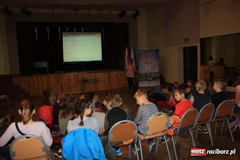 Zdjęcie w galerii na portalu naszraciborz.pl: Stare filmy rysunkowe budzą zachwyt  wiadomości z regionu