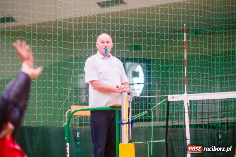 Zdjęcie w galerii na portalu naszraciborz.pl: Pechowa III kolejka Raciborskiej Ligi Piłki Siatkowej wiadomości z regionu