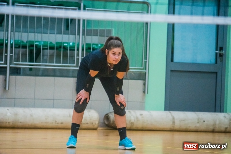 Zdjęcie w galerii na portalu naszraciborz.pl: Pechowa III kolejka Raciborskiej Ligi Piłki Siatkowej wiadomości z regionu