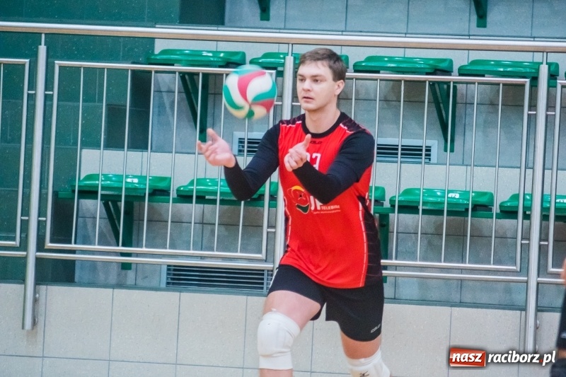 Zdjęcie w galerii na portalu naszraciborz.pl: Pechowa III kolejka Raciborskiej Ligi Piłki Siatkowej wiadomości z regionu