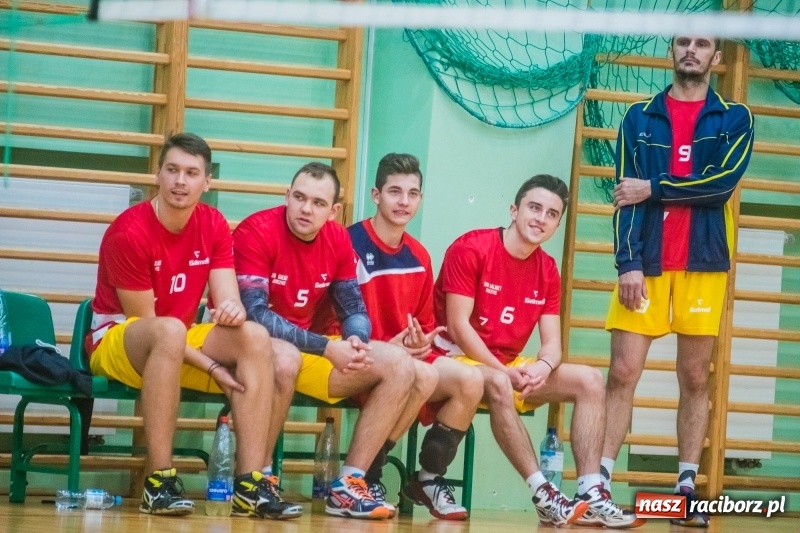 Zdjęcie w galerii na portalu naszraciborz.pl: Pechowa III kolejka Raciborskiej Ligi Piłki Siatkowej wiadomości z regionu