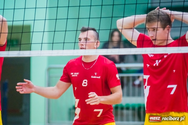 Zdjęcie w galerii na portalu naszraciborz.pl: Pechowa III kolejka Raciborskiej Ligi Piłki Siatkowej wiadomości z regionu