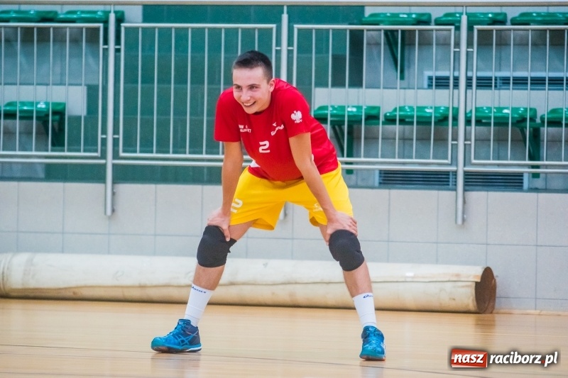 Zdjęcie w galerii na portalu naszraciborz.pl: Pechowa III kolejka Raciborskiej Ligi Piłki Siatkowej wiadomości z regionu