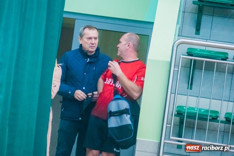 Zdjęcie w galerii na portalu naszraciborz.pl: Pechowa III kolejka Raciborskiej Ligi Piłki Siatkowej wiadomości z regionu