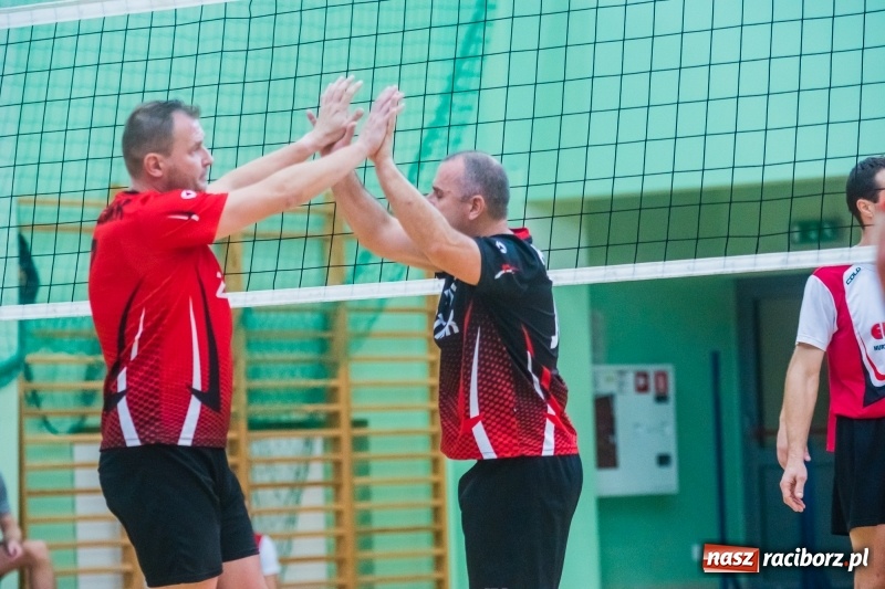 Zdjęcie w galerii na portalu naszraciborz.pl: Pechowa III kolejka Raciborskiej Ligi Piłki Siatkowej wiadomości z regionu