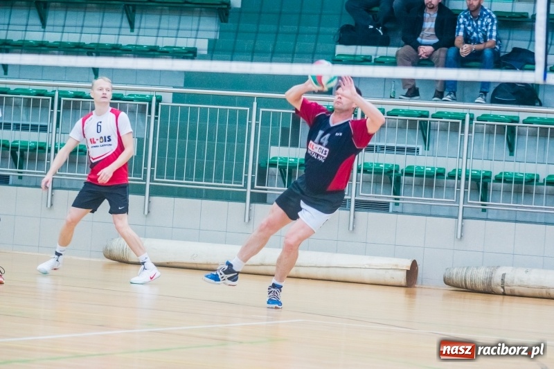 Zdjęcie w galerii na portalu naszraciborz.pl: Pechowa III kolejka Raciborskiej Ligi Piłki Siatkowej wiadomości z regionu