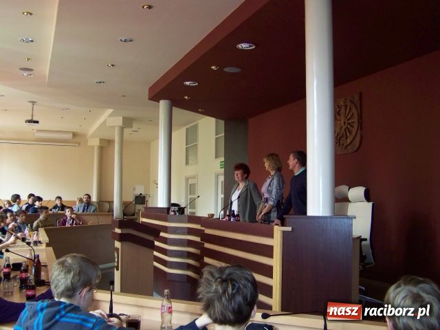 Zdjęcie w galerii na portalu naszraciborz.pl: Węgrzy odwiedzili Gimnazjum nr 5 wiadomości z regionu