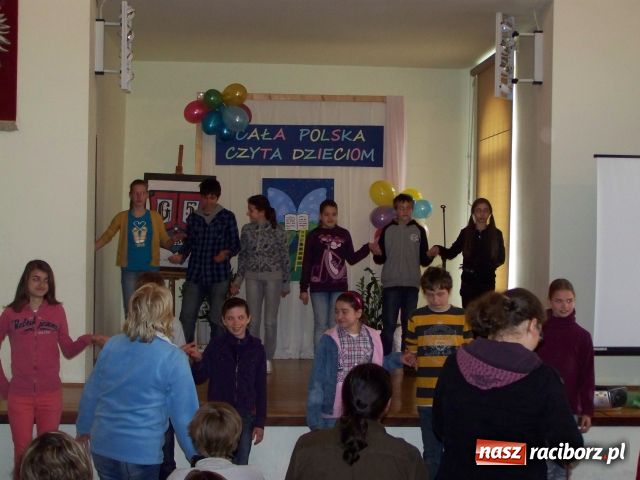 Zdjęcie w galerii na portalu naszraciborz.pl: Węgrzy odwiedzili Gimnazjum nr 5 wiadomości z regionu