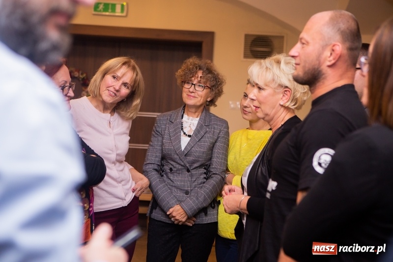 Zdjęcie w galerii na portalu naszraciborz.pl: Łączy nas Racibórz - wieczór wyborczy w Zajeździe Biskupim  wiadomości z regionu