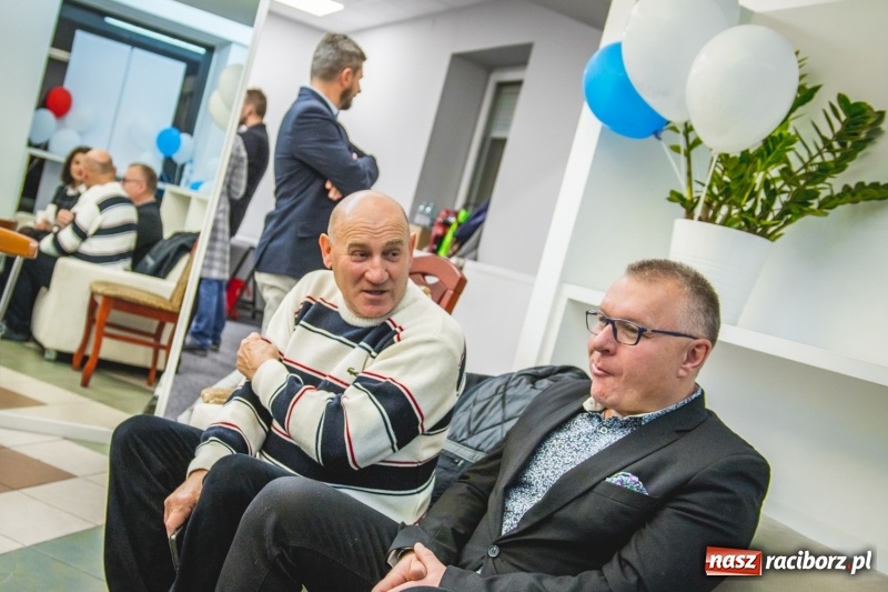 Zdjęcie w galerii na portalu naszraciborz.pl: Komitet Michała Fity na wieczorze przy Ocickiej  wiadomości z regionu