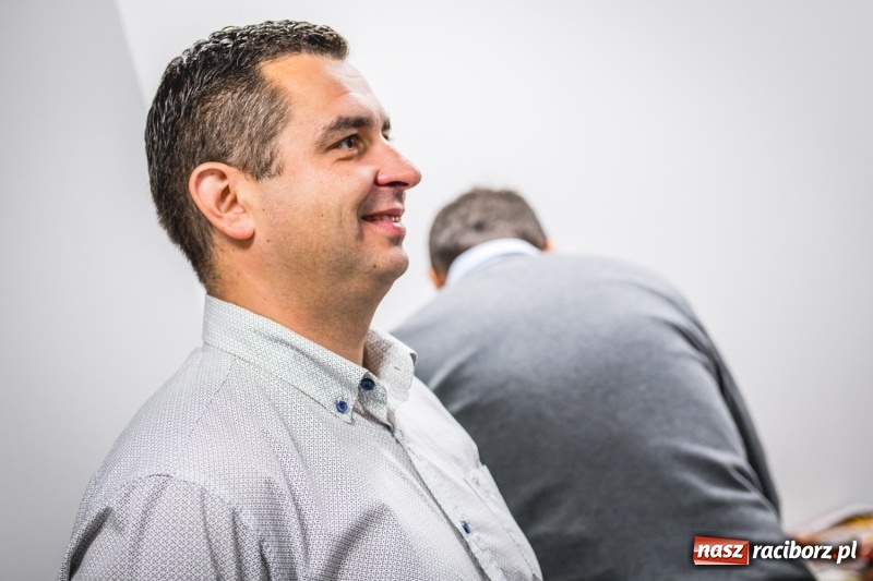 Zdjęcie w galerii na portalu naszraciborz.pl: Komitet Michała Fity na wieczorze przy Ocickiej  wiadomości z regionu