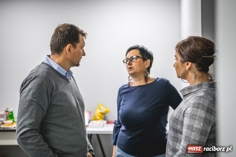 Zdjęcie w galerii na portalu naszraciborz.pl: Komitet Michała Fity na wieczorze przy Ocickiej  wiadomości z regionu