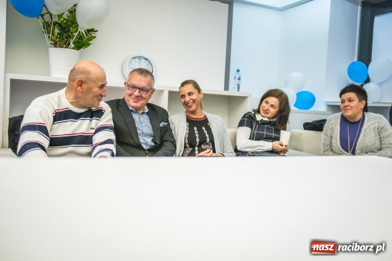 Zdjęcie w galerii na portalu naszraciborz.pl: Komitet Michała Fity na wieczorze przy Ocickiej  wiadomości z regionu