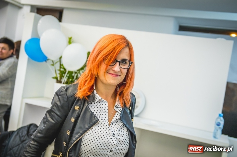 Zdjęcie w galerii na portalu naszraciborz.pl: Komitet Michała Fity na wieczorze przy Ocickiej  wiadomości z regionu