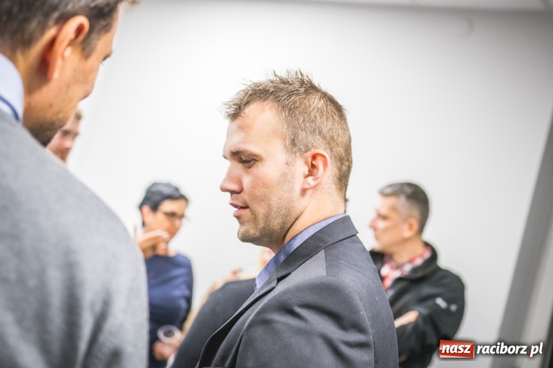 Zdjęcie w galerii na portalu naszraciborz.pl: Komitet Michała Fity na wieczorze przy Ocickiej  wiadomości z regionu