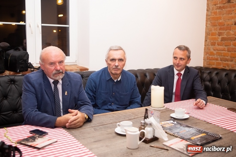 Zdjęcie w galerii na portalu naszraciborz.pl: Wieczór wyborczy Dariusza Polowego w Browarze Rynek  wiadomości z regionu