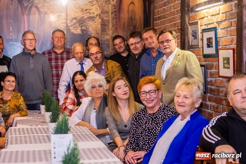 Zdjęcie w galerii na portalu naszraciborz.pl: Mirosław Lenk i jego kandydaci zebrali się w Romie wiadomości z regionu