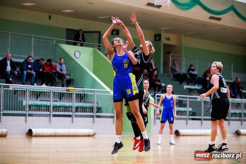 Zdjęcie w galerii na portalu naszraciborz.pl: Trzecia porażka koszykarek RKK AZS Racibórz wiadomości z regionu