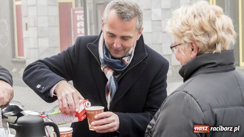 Zdjęcie w galerii na portalu naszraciborz.pl: Dariusz Polowy przekonuje, że Racibórz chce zmiany. Chciałby debaty, ale uczciwej  wiadomości z regionu