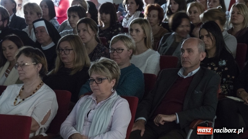 Zdjęcie w galerii na portalu naszraciborz.pl: Autyzm. Codzienność… Sytuacje społeczne - konferencja na zamku  wiadomości z regionu