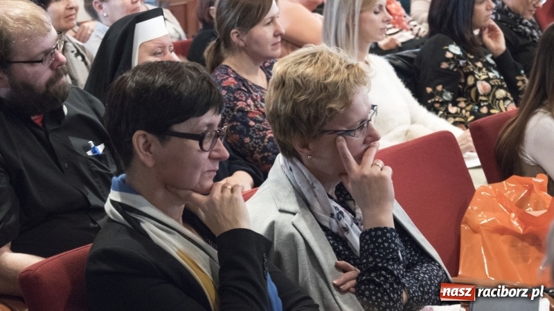 Zdjęcie w galerii na portalu naszraciborz.pl: Autyzm. Codzienność… Sytuacje społeczne - konferencja na zamku  wiadomości z regionu