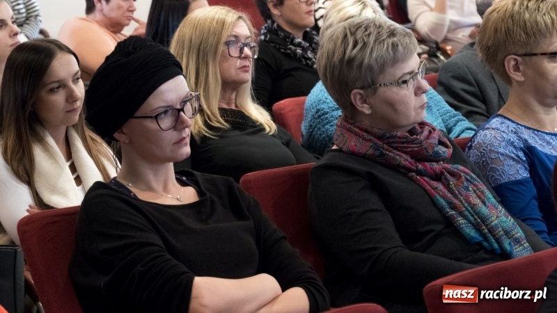 Zdjęcie w galerii na portalu naszraciborz.pl: Autyzm. Codzienność… Sytuacje społeczne - konferencja na zamku  wiadomości z regionu