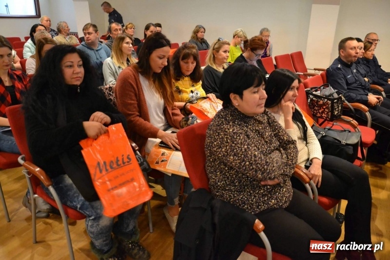 Zdjęcie w galerii na portalu naszraciborz.pl: Autyzm. Codzienność… Sytuacje społeczne - konferencja na zamku  wiadomości z regionu